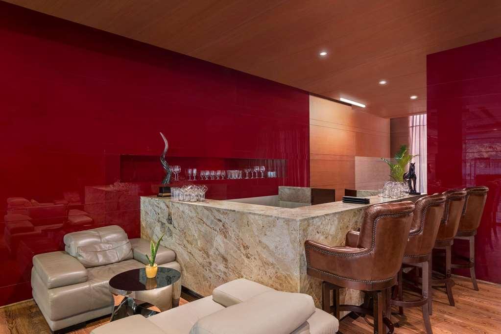 Отель Ramada By Wyndham New Delhi Pitampura Ресторан фото